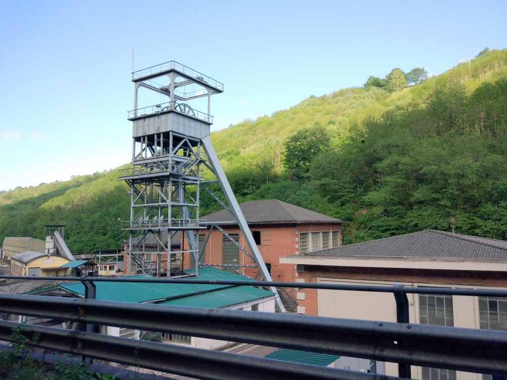 Vista exterior del Pozo Nicolasa. Valle de Ablaña. Mieres. Asturias. 2017
