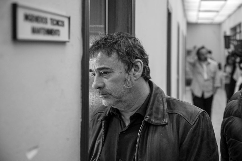 El actor Eduard Fernández durante el rodaje de la serie de TV “La Zona”. Pozo Candín. Langreo. Asturias. 2017
