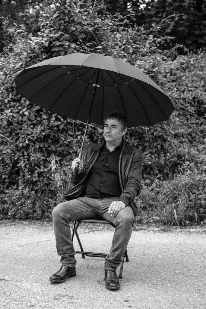 El actor Eduard Fernández durante el rodaje de la serie de TV “La Zona”. Pozo Candín. Langreo. Asturias. 2017