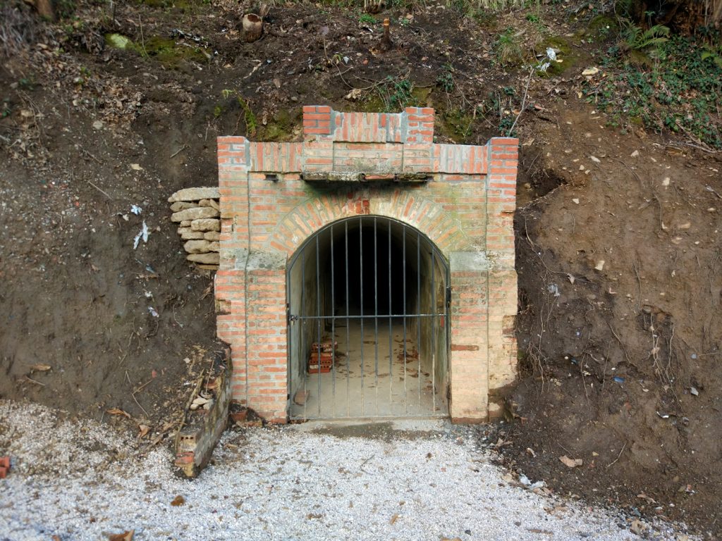 Polvorín de Pozo Espinos. Valle de Turón. Mieres. Asturias. 2017