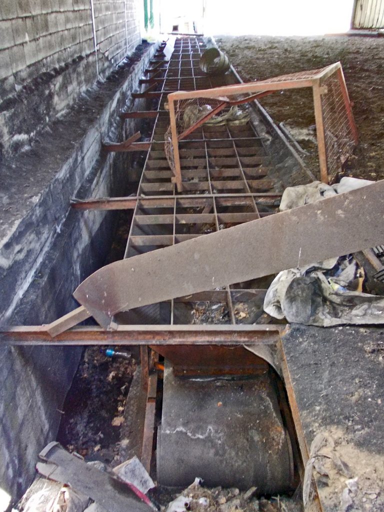 Detalle de la cinta que lleva el carbón hasta el silo en el Piso 1 del Grupo Xaral de la MSP. Brañas de Caboalles. Villablino. León. 2016