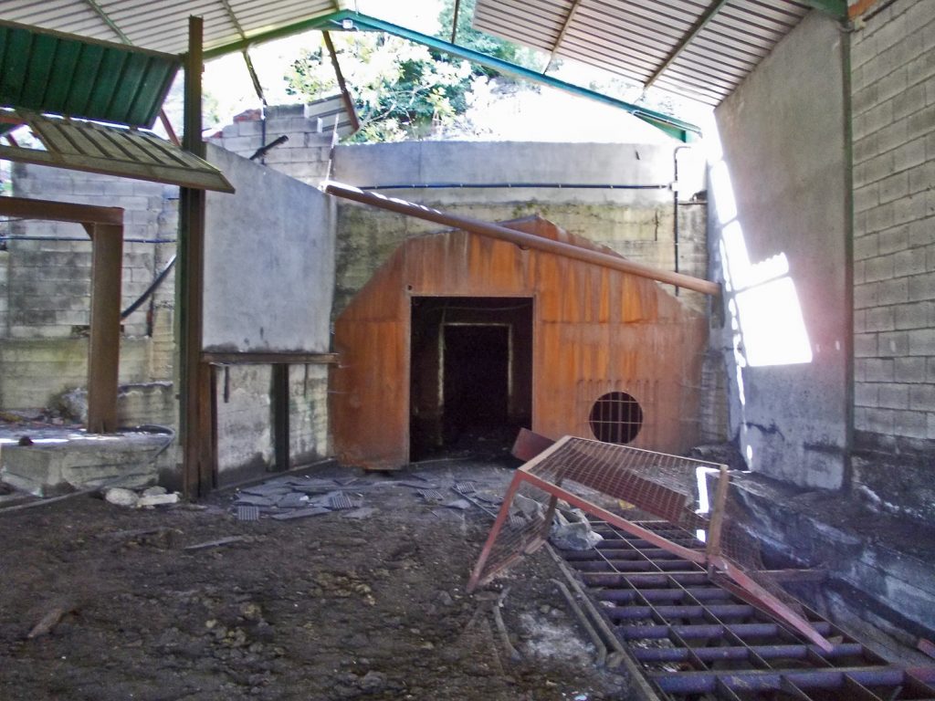 Detalle de la cinta que lleva el carbón hasta el silo en el Piso 1 del Grupo Xaral de la MSP. Brañas de Caboalles. Villablino. León. 2016