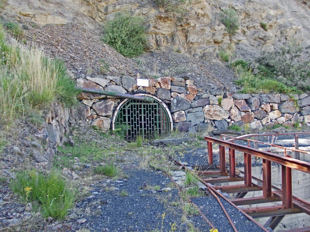 Bocamina del Piso 2 del Grupo Xaral de la MSP. Brañas de Caboalles. Villablino. León. 2016