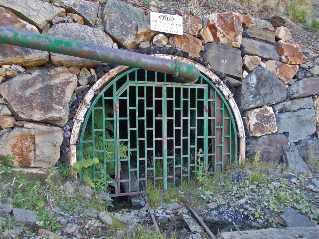 Bocamina del Piso 2 del Grupo Xaral de la MSP. Brañas de Caboalles. Villablino. León. 2016