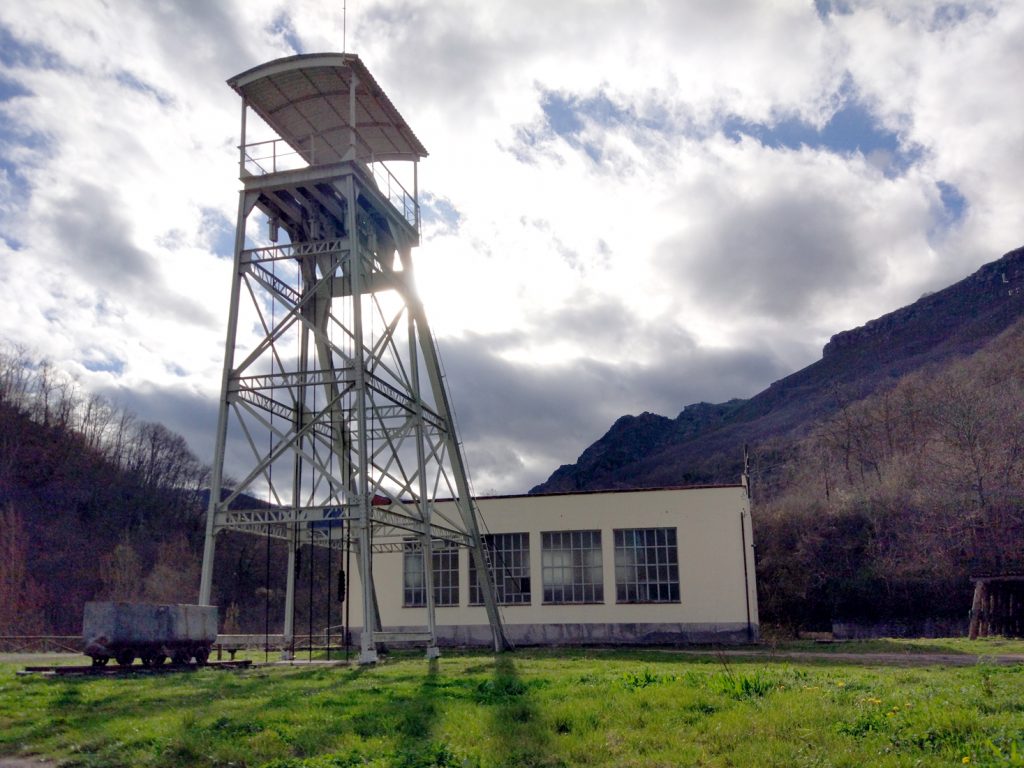 Vista trasera del Pozu San Jerónimo. Teverga. Asturias. 2017