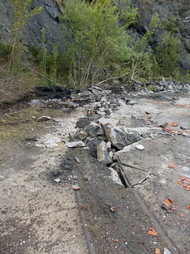 Restos de vías en la Mina Campomanes Hermanos. Santa Cruz de Montes, Torre del Bierzo. León. 2017