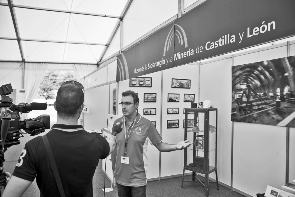 Stand del Museo de la Siderurgia y la Minería de Castilla y León en la feria de FETUMI, Pozo Sotón. San Martín del Rey Aurelio. Asturias. 2017