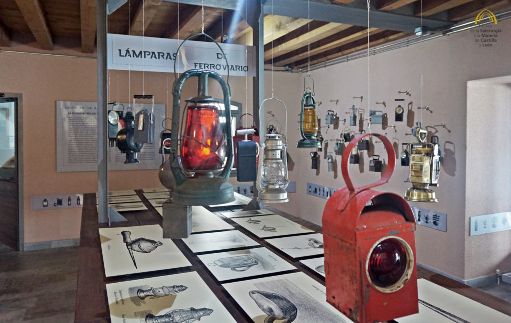 “Rincón de Luz”,  espacio expositivo dedicado a la iluminación. Lámparas de Ferroviario. Museo de la Siderurgia y la Minería de Castilla y León. Sabero. León 2018