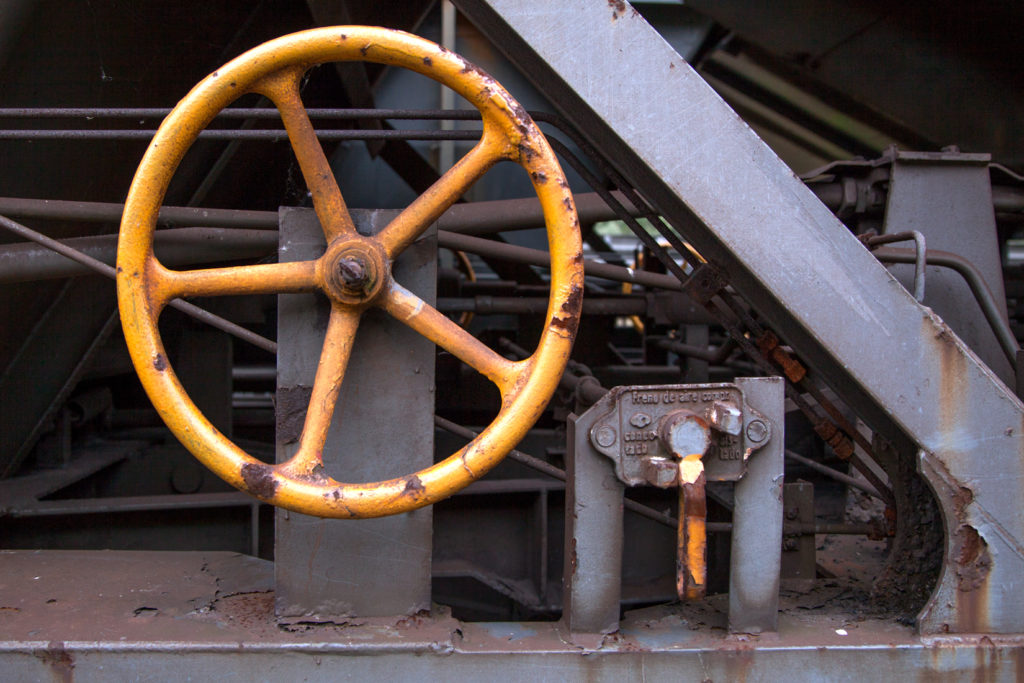 Detalle de un vagón de carga de carbón de FEVE. Estación de Figaredo. Mieres. Asturias. 2016.