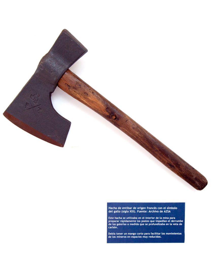 Hacha de entibar. Exposición Mina Museo de Arnao. Castrillón. Asturias. 2018.