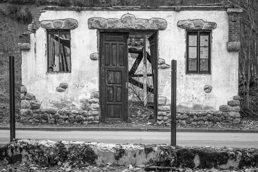 Fachada de un edificio auxiliar de la Mina Sucesiva. Sabero. Leon. 2017.