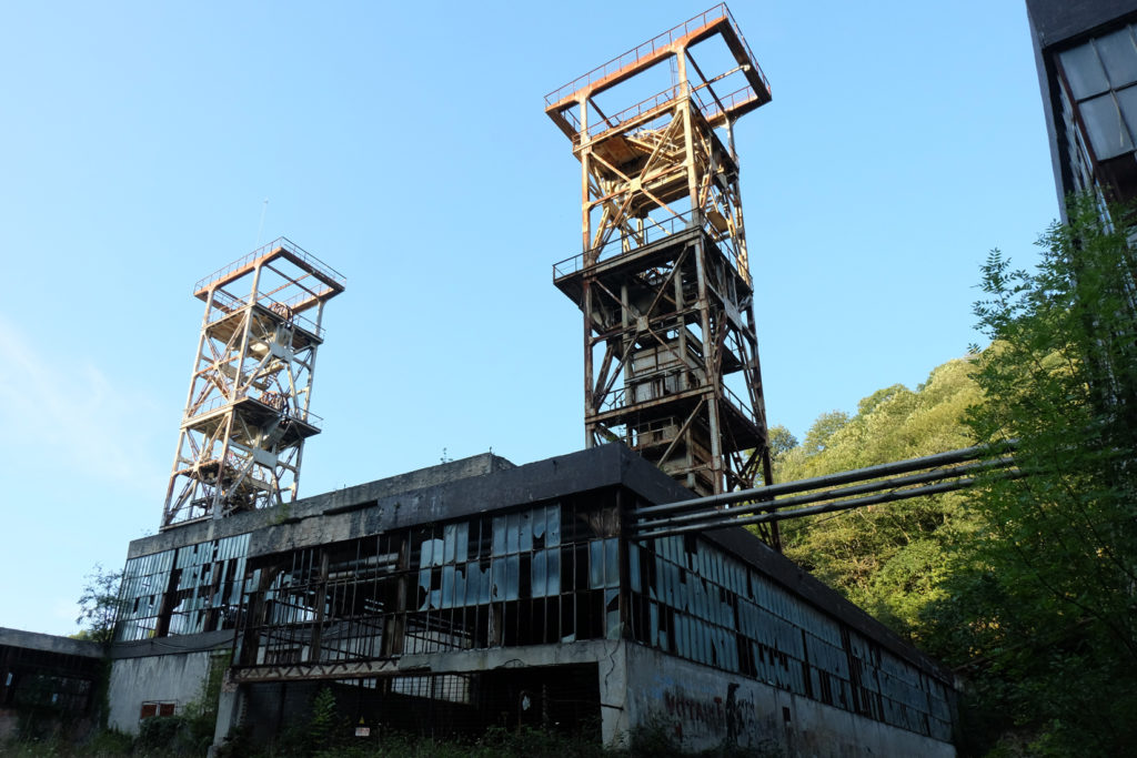 Castilletes gemelos del Pozo Polio. Güeria San Xuan. Mieres. Asturias. 2017
