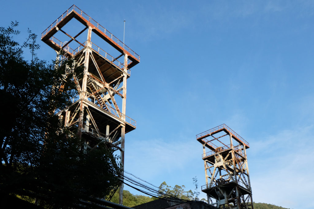 Castilletes gemelos del Pozo Polio. Güeria San Xuan. Mieres. Asturias. 2017