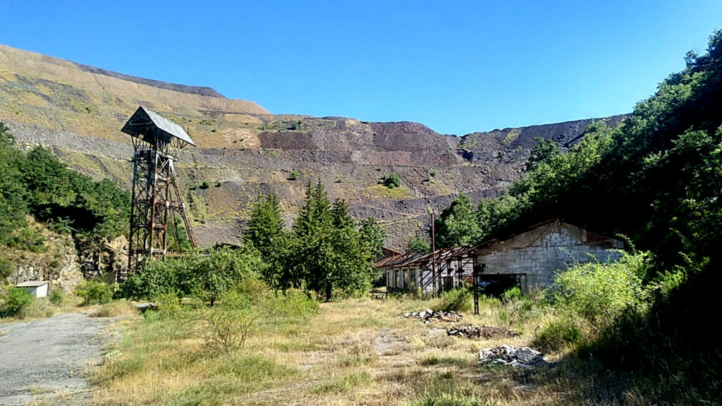 Exteriores del Pozo Ibarra o Grupo Ciñera. Pola de Gordón. León. 2018.