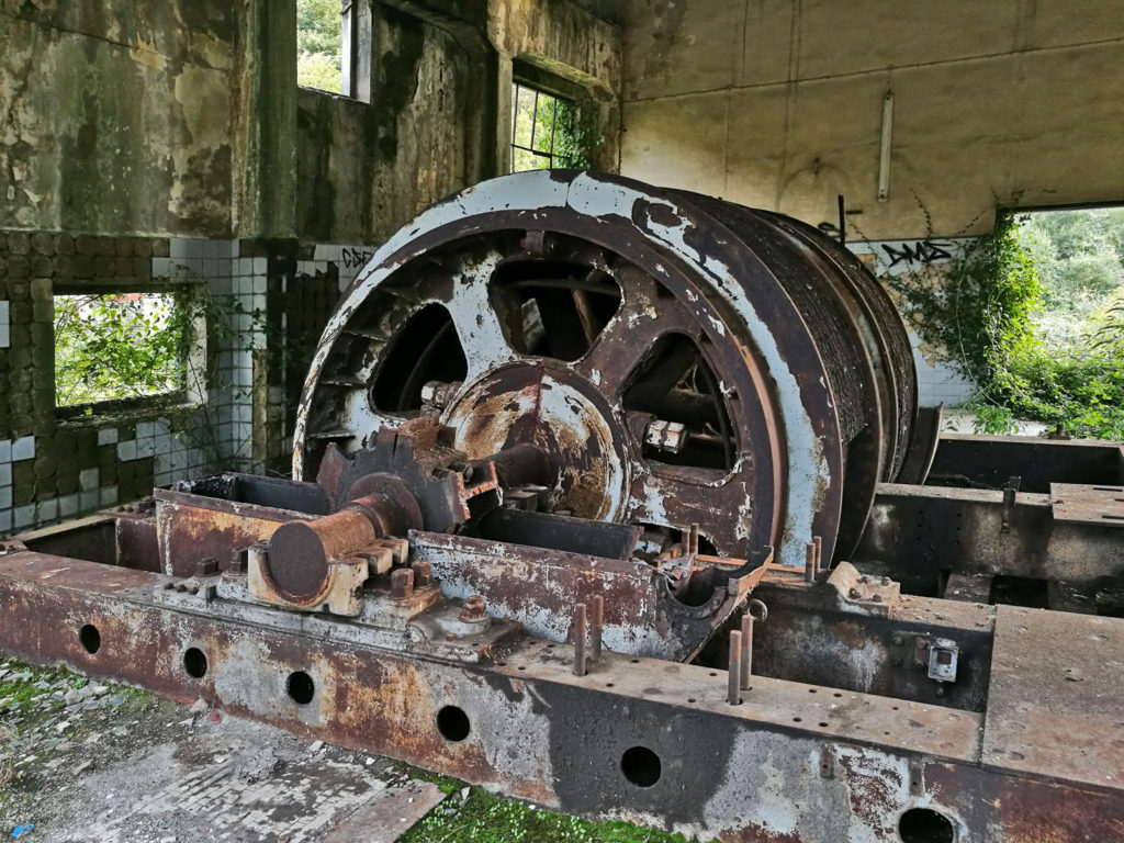 Sala de máquinas del Pozo Llamas. Valle de Ablaña. Mieres. Asturias. 2017