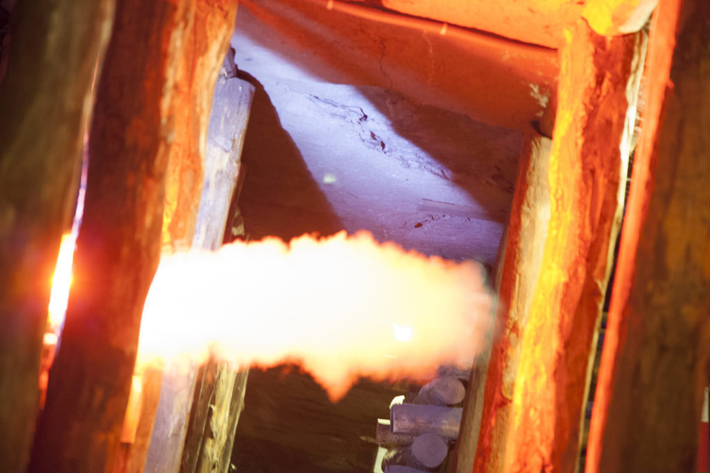 Simulación de una explosión dentro de la mina, en el Museo Minero de Escucha, en el interior de la antigua mina de lignito, llamada «Se Verá». Escucha. Teruel 2018