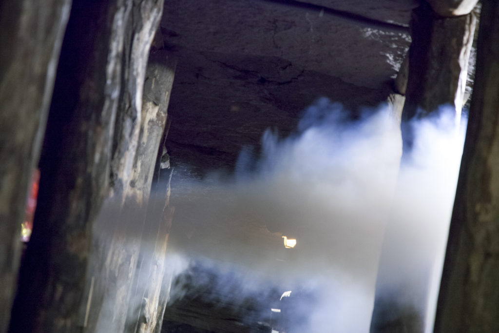 Simulación de una explosión dentro de la mina, en el Museo Minero de Escucha, en el interior de la antigua mina de lignito, llamada «Se Verá». Escucha. Teruel 2018