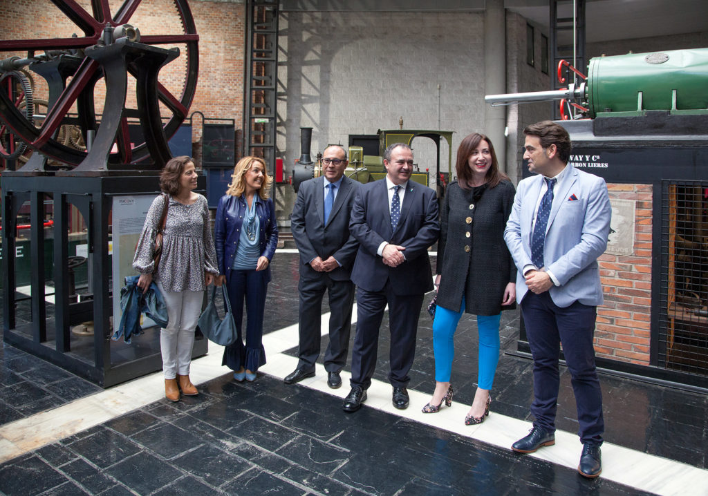 Ponentes de la mesa redonda, ¨ Los retos y desafíos que afronta la Minería y el sector energético¨, con motivo de la celebración del 60 Aniversario del Colegio de Ingenieros Técnicos de Minas. Museo de la Minería El Entrego. San Martín del Rey Aurelio 2018