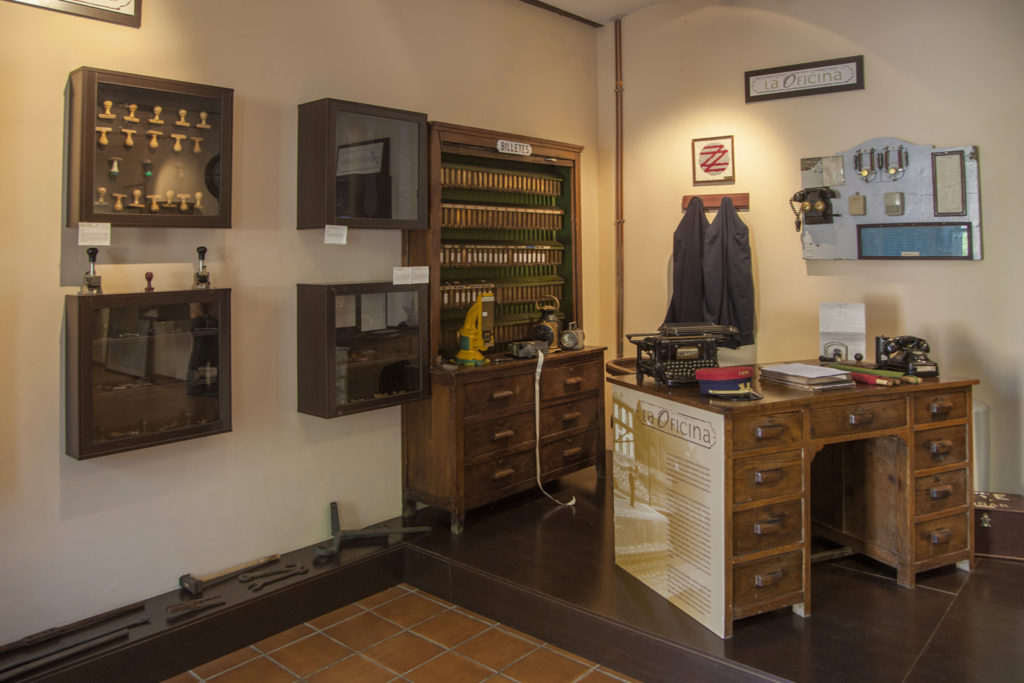 Museo del Ferroviario, ubicado en el antiguo economato del Ferrocarril de La Robla-Bilbao. Cistierna. León 2018