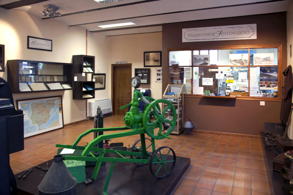 Museo del Ferroviario, ubicado en el antiguo economato del Ferrocarril de La Robla-Bilbao. Cistierna. León 2018