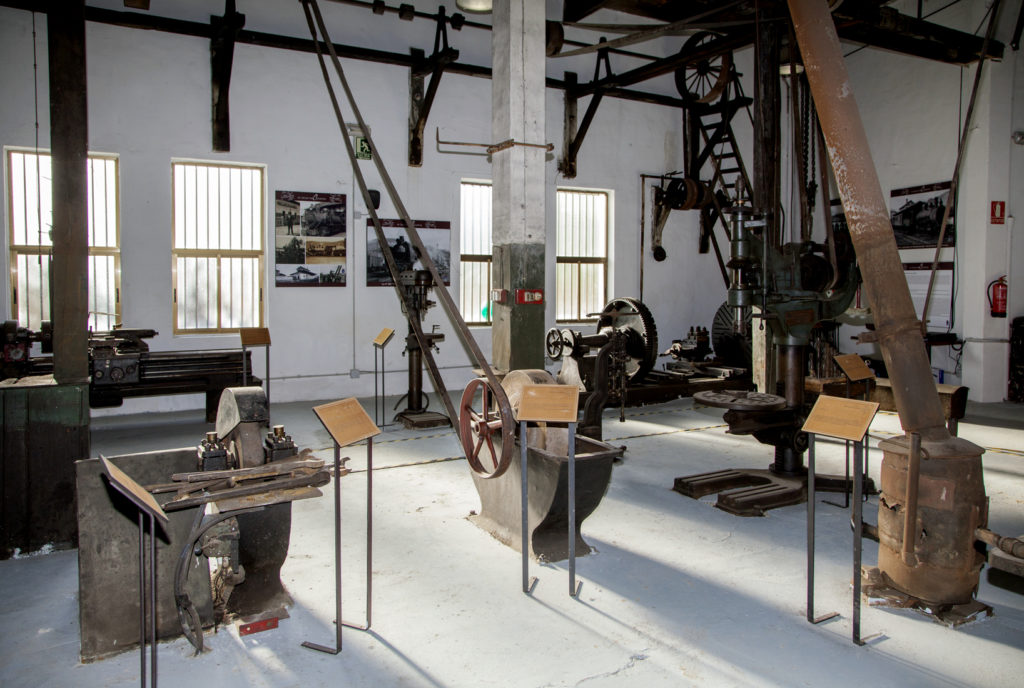 Museo del Ferroviario, ubicado en el antiguo economato del Ferrocarril de La Robla-Bilbao. Cistierna. León 2018
