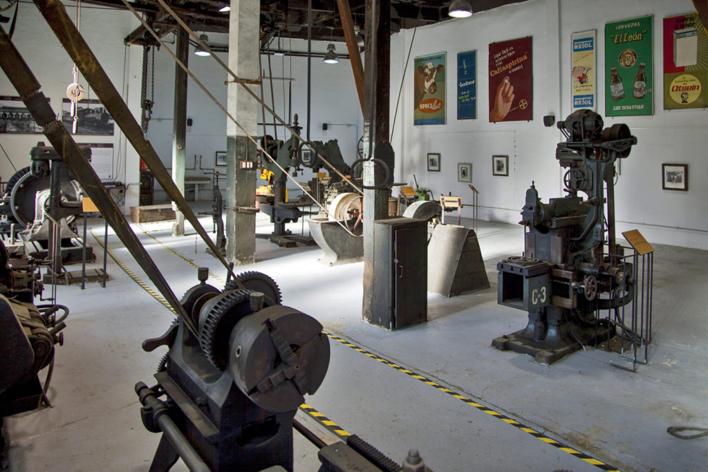 Museo del Ferroviario, ubicado en el antiguo economato del Ferrocarril de La Robla-Bilbao. Cistierna. León 2018
