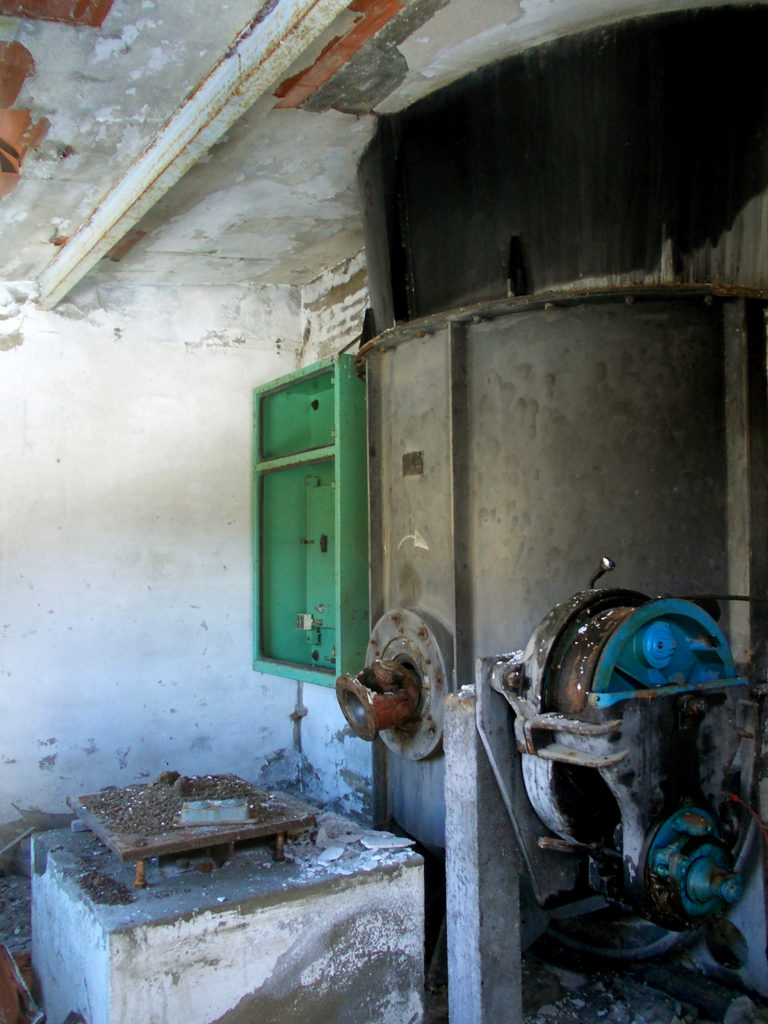 Maquinaria del Pozo Ibarra o Grupo Ciñera. Pola de Gordón. León. 2014