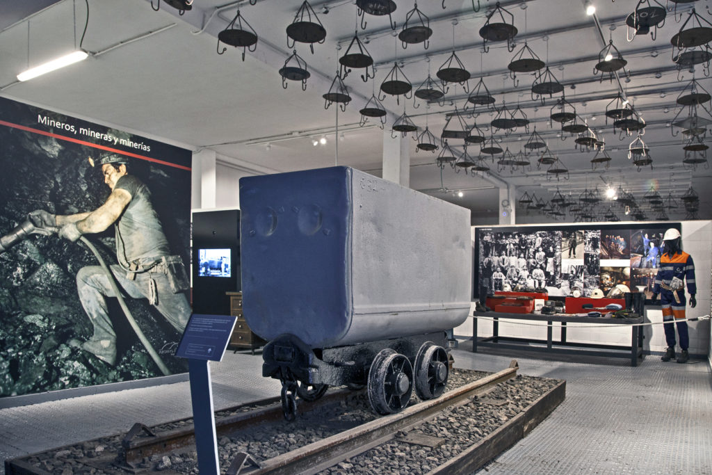 Centro de Experiencias y Memoria de la Minería. Pozo Soton. San Martin del Rey Aurelio 2016