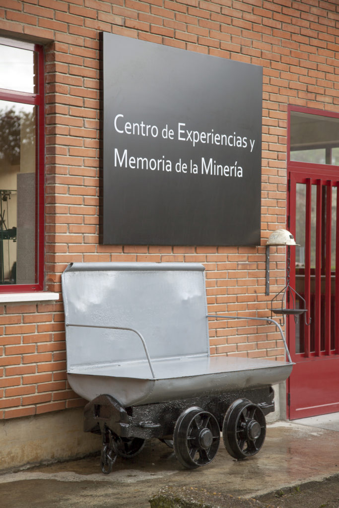 Centro de Experiencias y Memoria de la Minería. Pozo Soton. San Martin del Rey Aurelio 2016