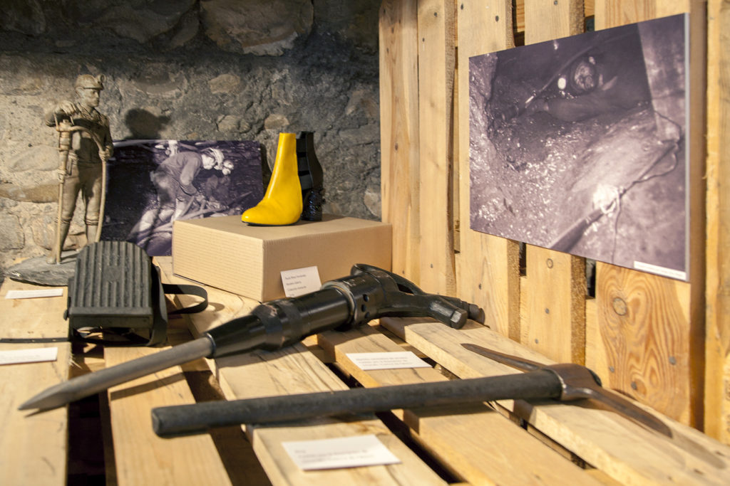 Exposición “Antracita” de Paula Pérez, en La Fabrica de Luz. Museo de la Energía. Ponferrada. León 2018