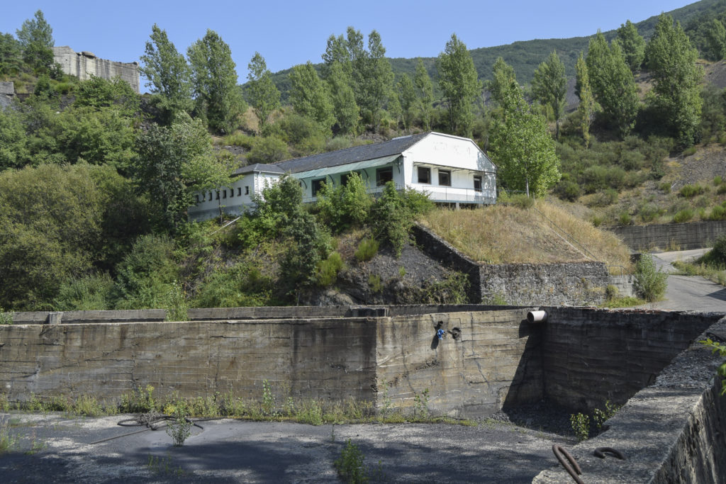 Antiguas instalaciones del Pozo Casares. Tremor de Arriba. León. 2017