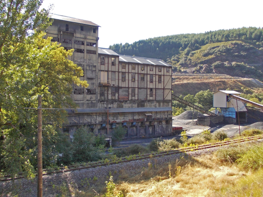 Instalaciones abandonadas del lavadero de La Recuelga, de Antracitas de Fabero. Santa Cruz del Sil. Páramo del Sil. León 2016