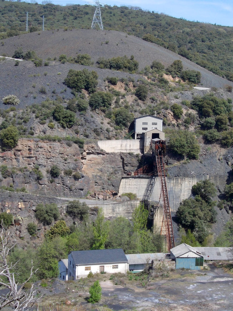 Instalaciones abandonadas de la Mina de Viloria Hermanos. Torre del Bierzo. León. 2017