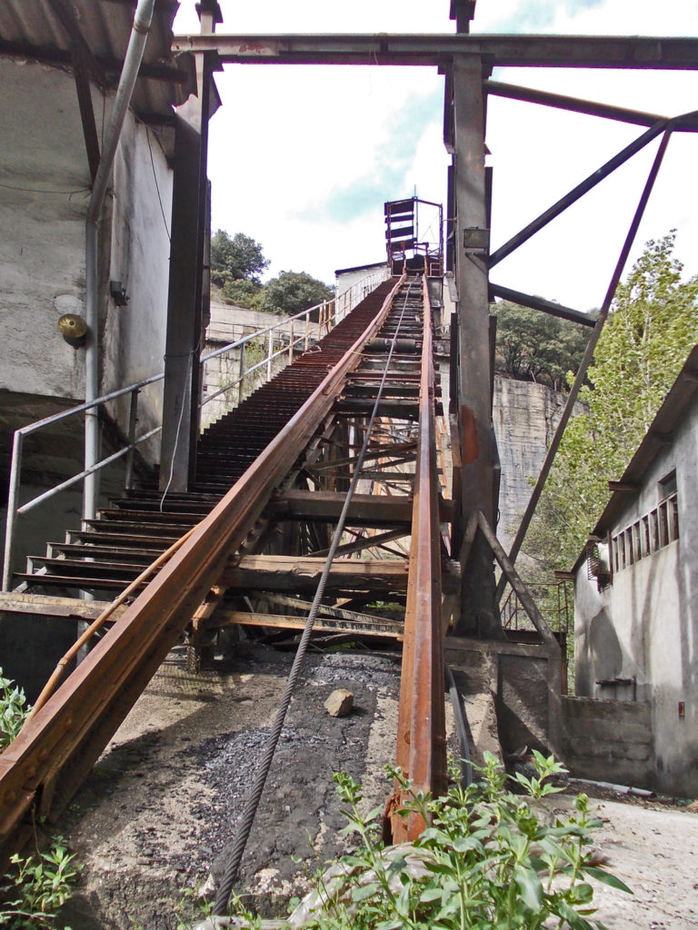Instalaciones abandonadas de la Mina de Viloria Hermanos. Torre del Bierzo. León. 2017