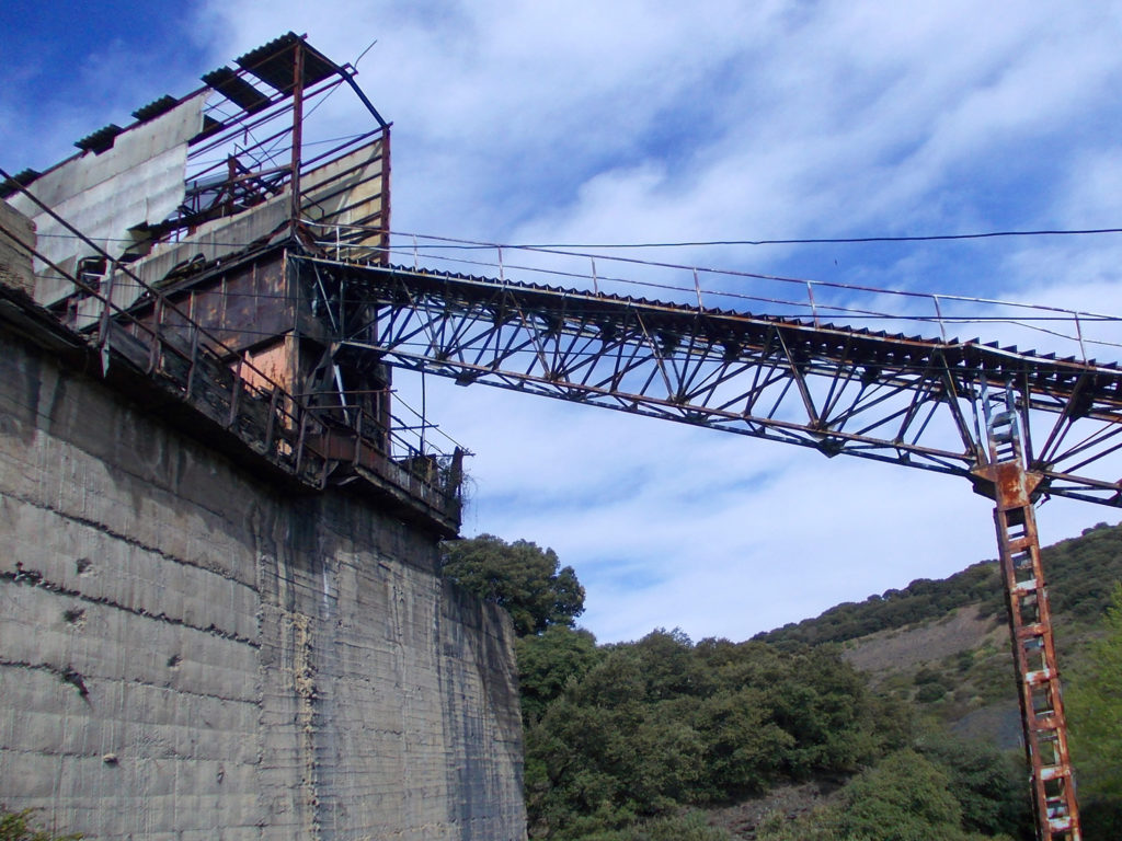 Instalaciones abandonadas de la Mina de Viloria Hermanos. Torre del Bierzo. León. 2017