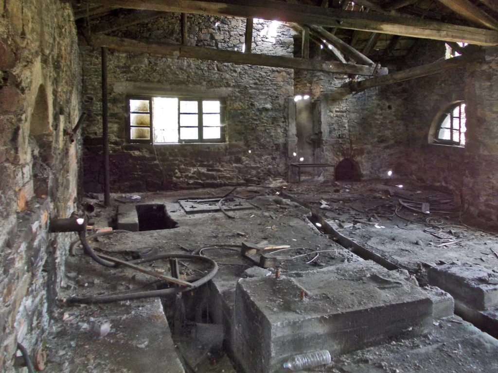 Instalaciones abandonadas de Antracitas de Arlanza. Bembibre. León  2017