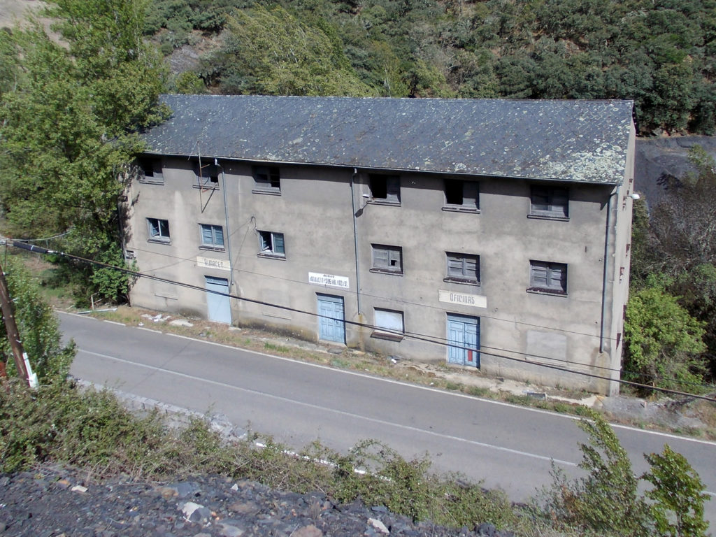 Instalaciones abandonadas de Antracitas de Arlanza. Bembibre. León  2017