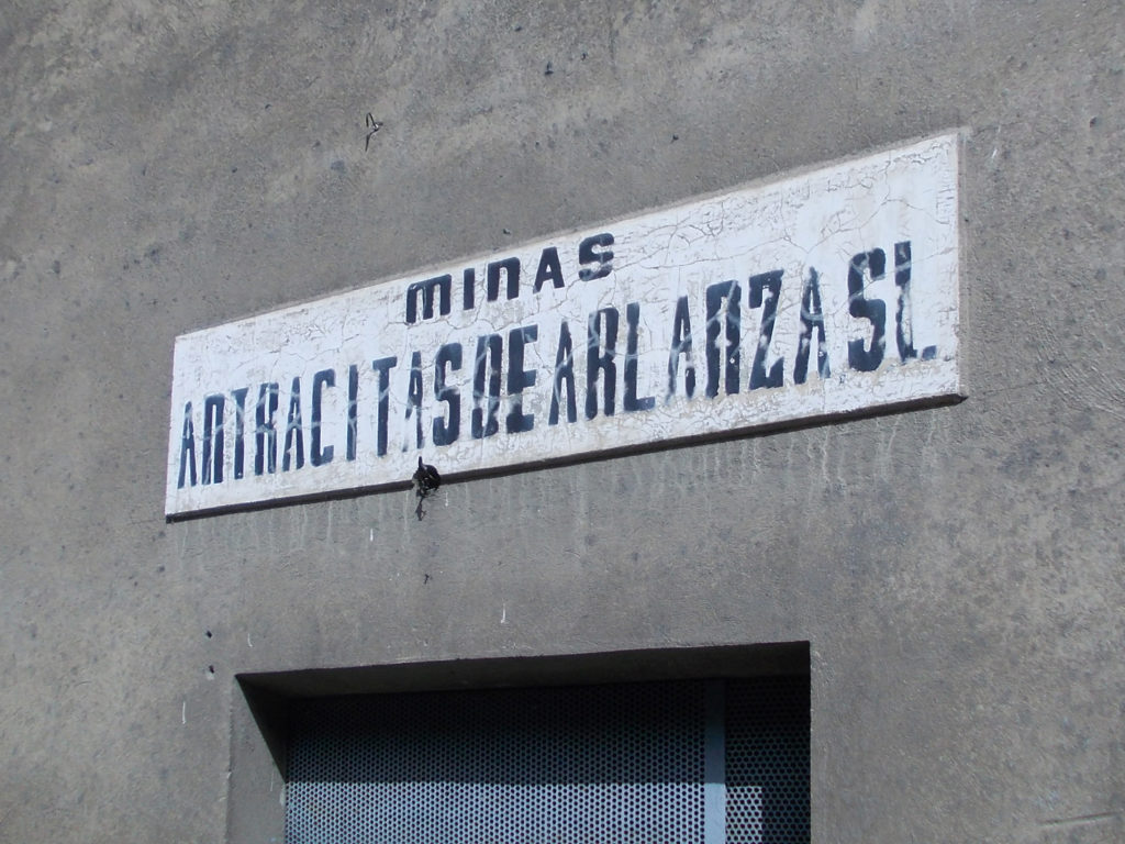 Instalaciones abandonadas de Antracitas de Arlanza. Bembibre. León  2017