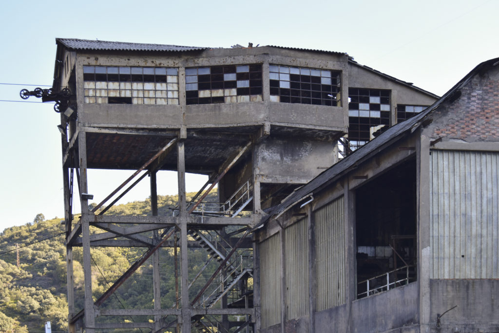 Instalaciones abandonadas del lavadero de La Recuelga, de Antracitas de Fabero. Santa Cruz del Sil. Páramo del Sil. León 2016