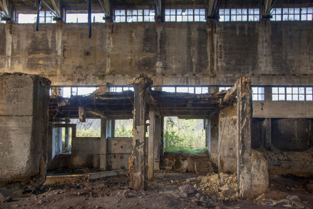 Instalaciones abandonadas de la Factoría de Nitrastur. Langreo. Asturias 2016