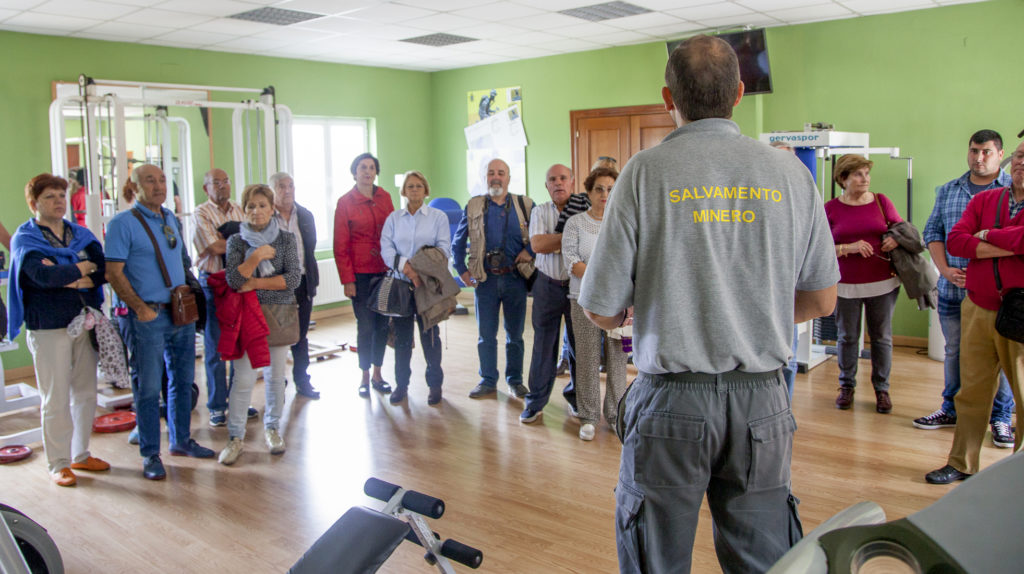 Visita de antiguos trabajadores mineros de la Cuenca de Sabero, a la brigada de Salvamento Minero de Hunosa. Pozo Fondón. Langreo. Asturias 2017