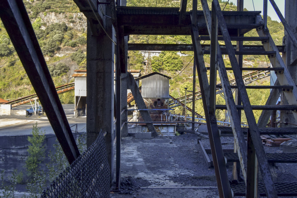 Instalaciones abandonadas del lavadero de La Recuelga, de Antracitas de Fabero. Santa Cruz del Sil. Páramo del Sil. León 2016