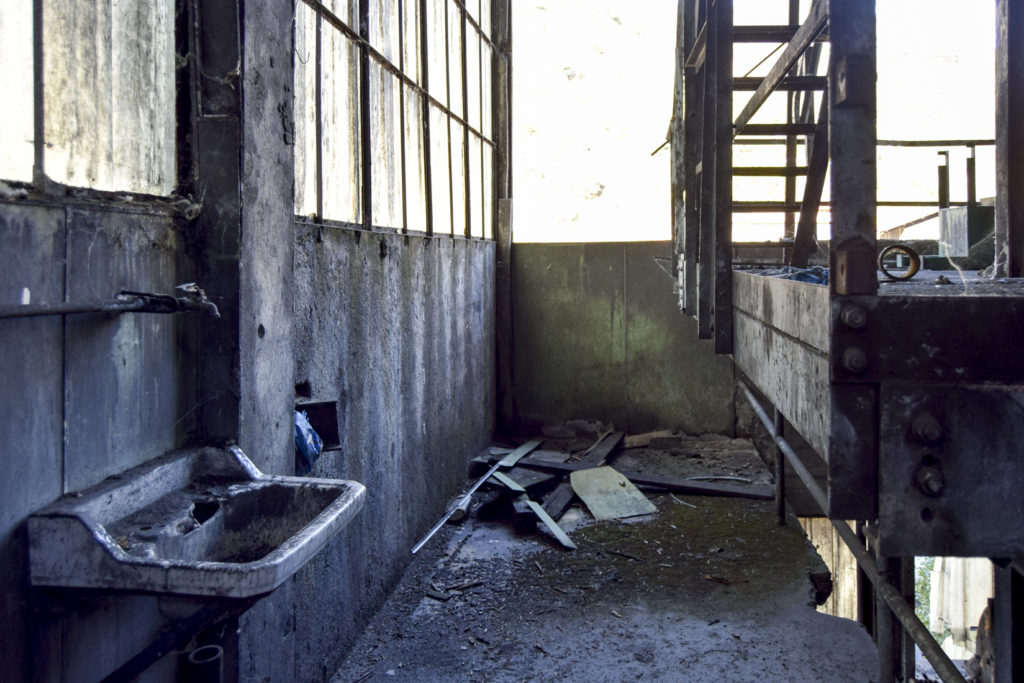 Instalaciones abandonadas del lavadero de La Recuelga, de Antracitas de Fabero. Santa Cruz del Sil. Páramo del Sil. León 2016