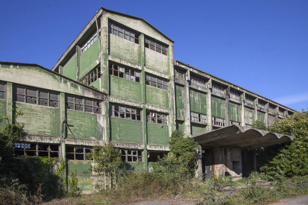 Instalaciones abandonadas de la Factoría de Nitrastur. Langreo. Asturias 2016