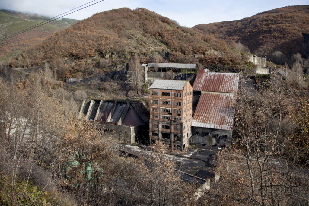 Antiguas instalaciones del Pozo Casares. Tremor de Arriba. León. 2018