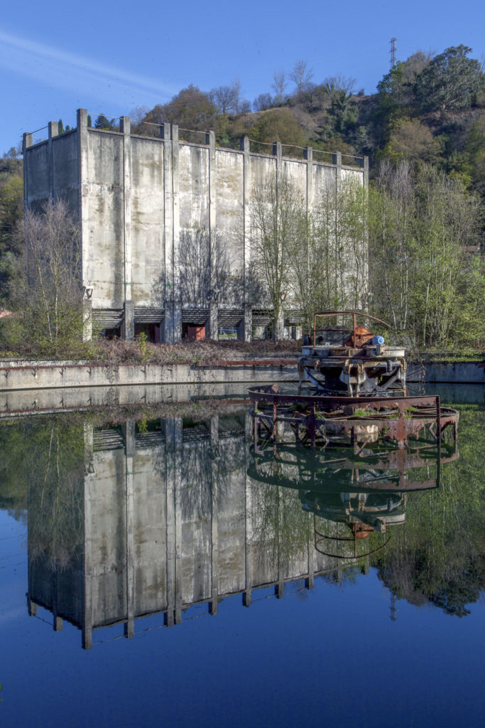 Instalaciones abandonadas de la Factoría de Nitrastur. Langreo. Asturias 2016