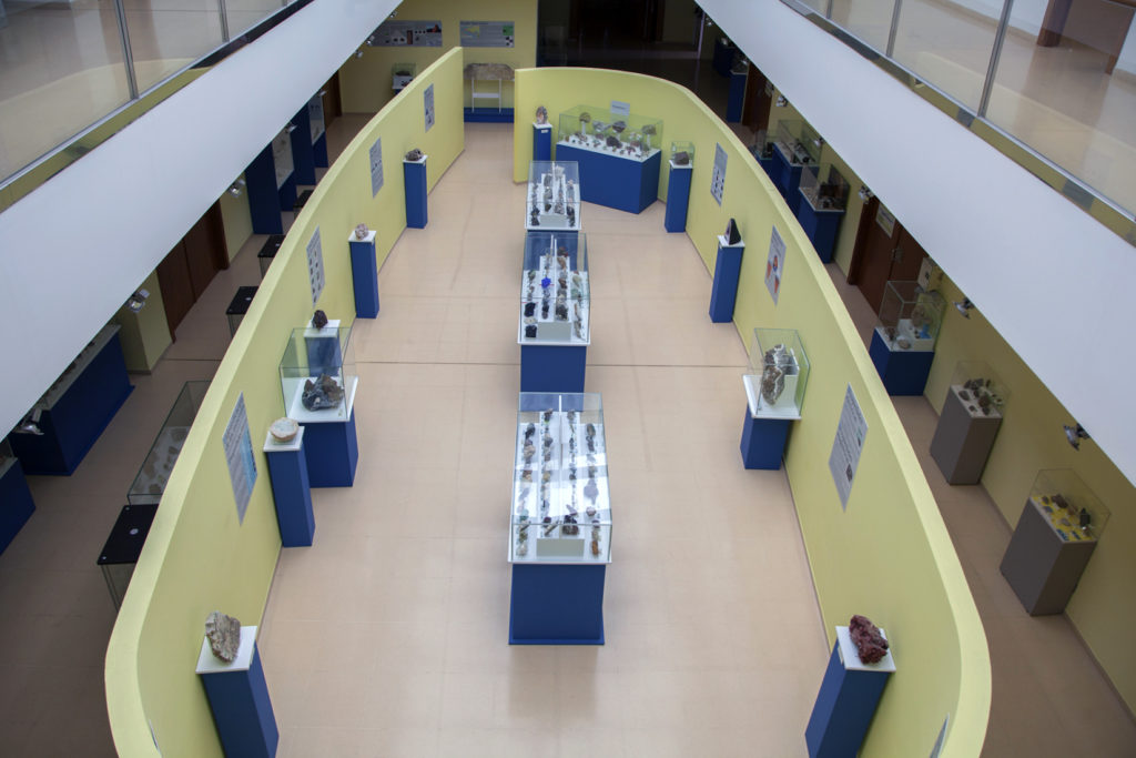 Exposición permanente de Mineralogía, compuesta por 600 piezas. Casa de las Culturas. Bembibre. León 2018