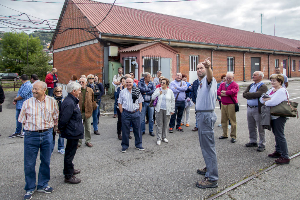 Visita de antiguos trabajadores mineros de la Cuenca de Sabero, a la brigada de Salvamento Minero de Hunosa. Pozo Fondón. Langreo. Asturias 2017