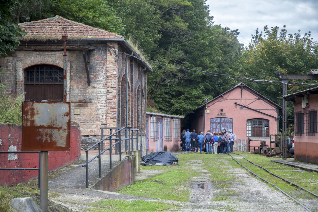 Visita de antiguos trabajadores mineros de la Cuenca de Sabero al Pozo Fondón. Langreo. Asturias 2017