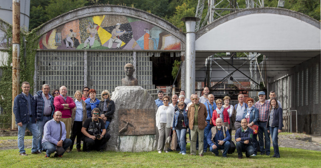 Visita de antiguos trabajadores mineros de la Cuenca de Sabero, a la brigada de Salvamento Minero de Hunosa. Pozo Fondón. Langreo. Asturias 2017
